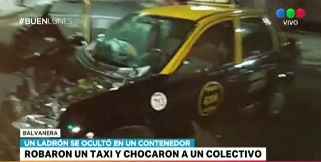 Robaron un taxi y chocaron un colectivo | Actualidad