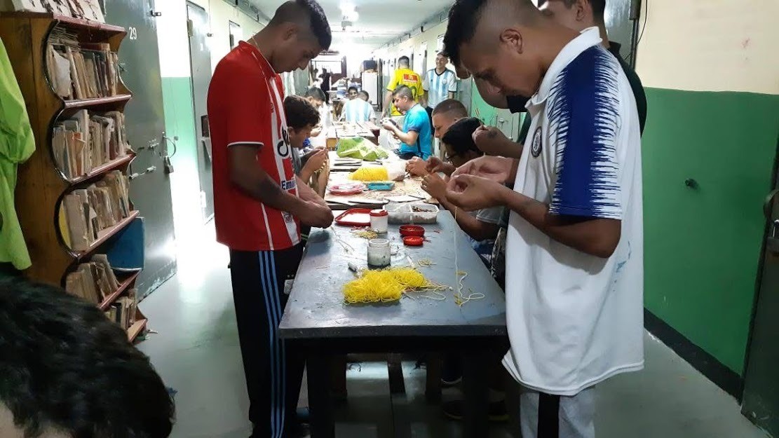 Desde una cárcel bonaerense donaron 2.000 rosarios | Actualidad