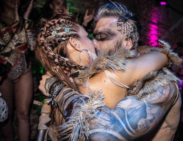 La fiesta vikinga "hot" del novio de Miriam Lanzoni | Espectáculos