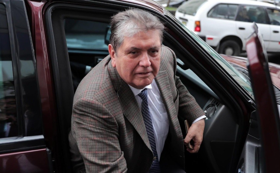 Perú: el expresidente Alan García intentó quitarse la vida cuando iban a detenerlo | Internacionales