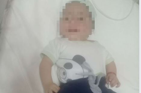 Abandonó a sus tres pequeños hijos y su pareja les quemó toda la ropa | Actualidad