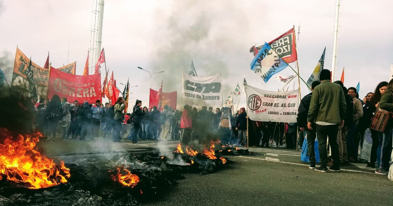 Manifestantes cortan el Puente La Noria | Actualidad