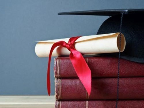 Egresados universitarios ya pueden consultar online la legalización de su título | Actualidad