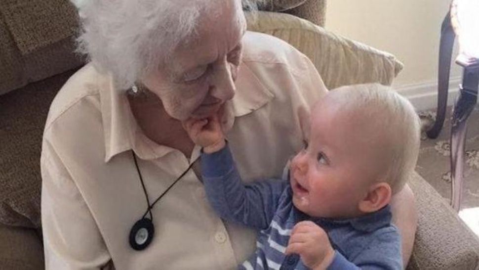 Escalofriante video: filmó al fantasma de su bisabuela acariciando a su hijo | Curiosidades