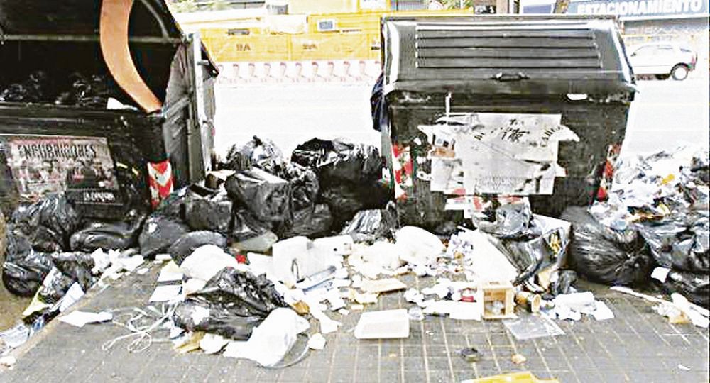 Los contenedores de residuos rebalsan en Buenos Aires | Actualidad