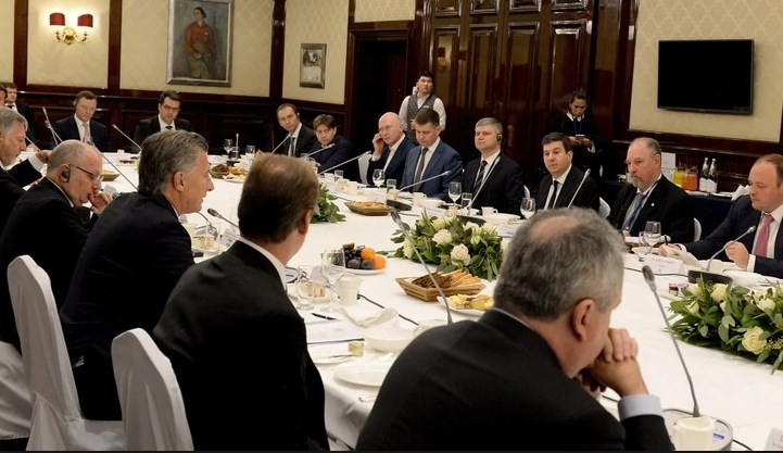 Amplio apoyo empresarial al intento del Gobierno de acordar con un sector de la oposición | Política