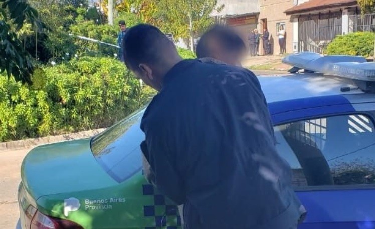 Lo detuvieron porque le clavó un pedazo de espejo a su pareja en la espalda | Actualidad