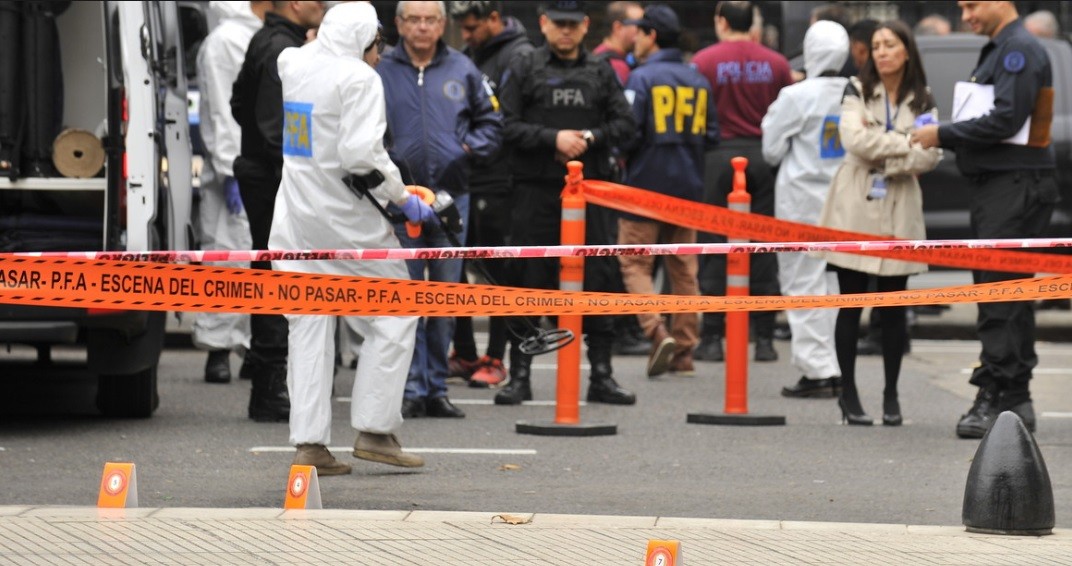 Repudio, dolor y llantos tras el ataque al diputado Olivares y al asesor Yadón | Política