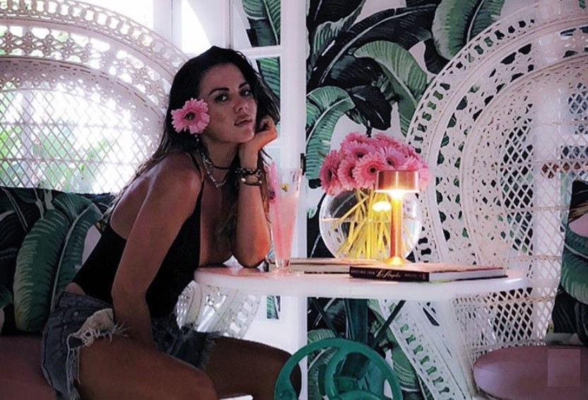 "Hay mucha inflación, hay que generar": Karina Jelinek rifa una salida con ella | Espectáculos