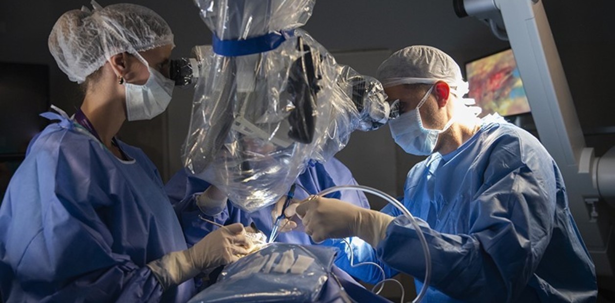 El Hospital Garrahan estrena microscopio neuroquirúrgico ultramoderno | Actualidad