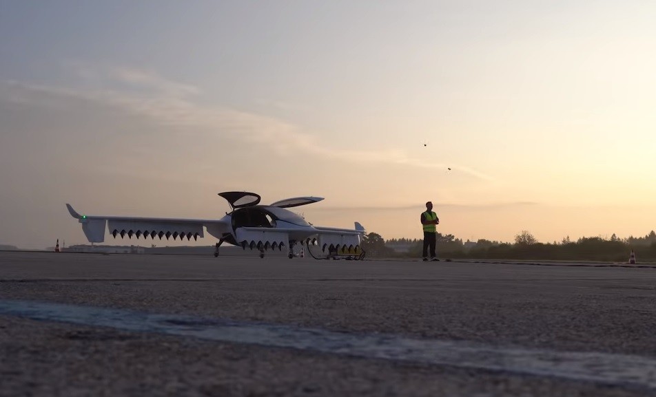 36 motores y una velocidad de 300 kilómetros por hora: el nuevo taxi volador | Tecno