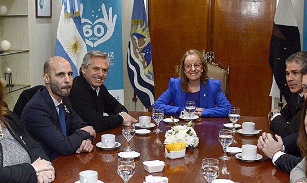 Ya en campaña, Alberto Fernández se reunió con Alicia Kirchner | Política