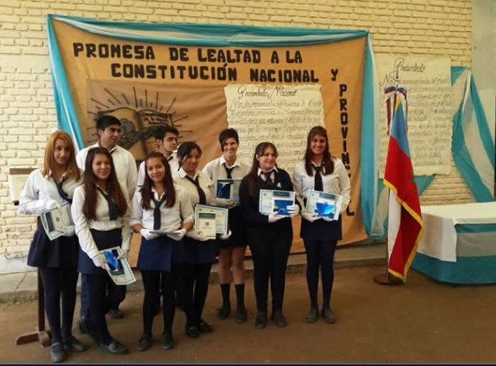 Alumnos de tercer año del secundario deben jurar la Constitución Nacional | Política