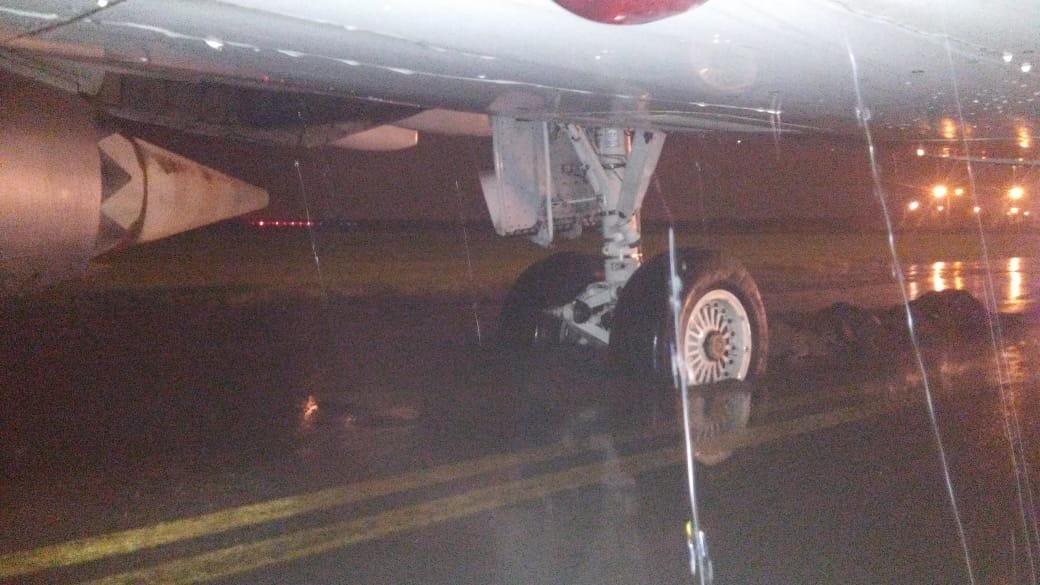 Un avión "se enterró" en el aeropuerto de Resistencia | Actualidad