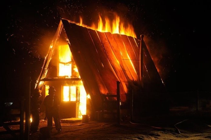 Se incendió la casa de un nene que había gastado sus ahorros en botines para un amigo | Actualidad
