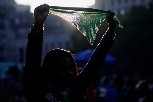 Denunciaron que un colegio de Salta amonestó a nueve alumnas por usar el pañuelo verde | Actualidad