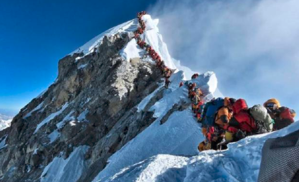 Apareció otro video del Everest colapsado de montañistas | Internacionales