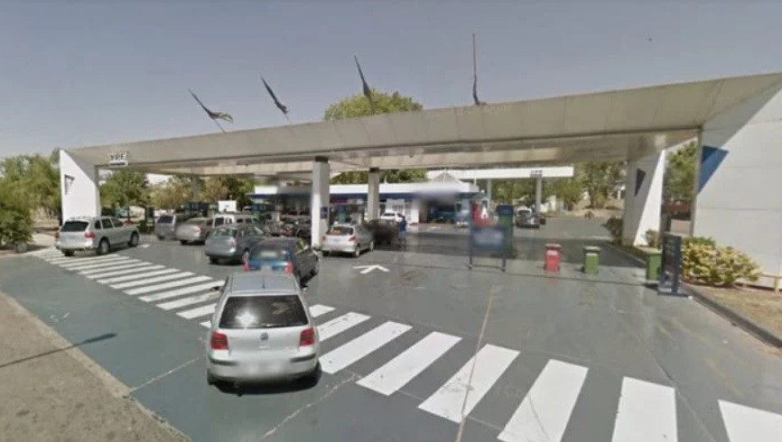 Asalto en una estación de servicio: un policía mató al ladrón e hirió a un cliente por error | Actualidad