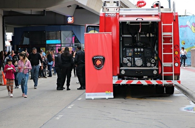 Penas de entre 18 y 32 años para cinco hombres que intentaron asesinar a un bombero | Actualidad