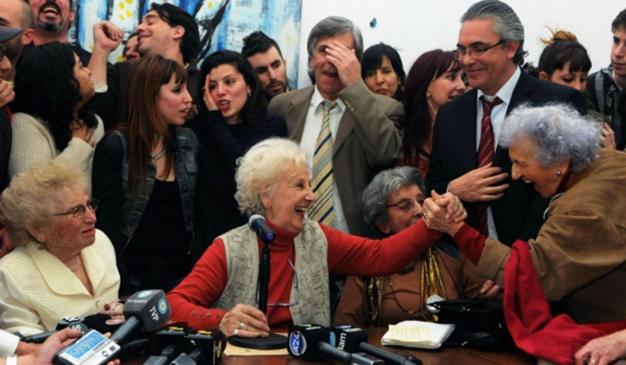 Abuelas de Plaza de Mayo anunció la restitución del nieto 130 | Política