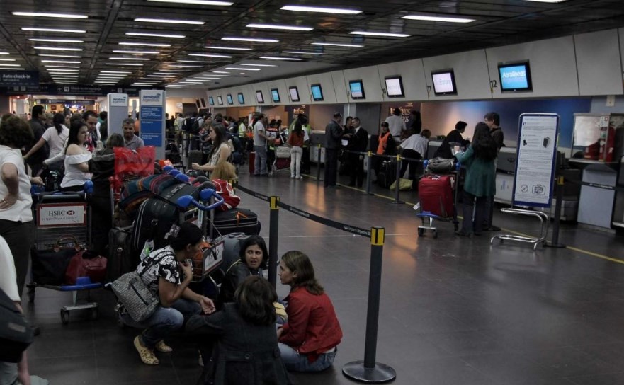 Arrancó el paro de controladores en Ezeiza y Aeroparque: cómo afecta a los vuelos | Actualidad
