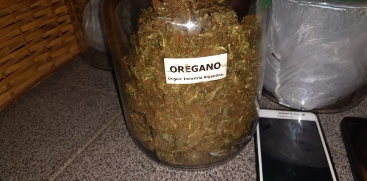 "Con orégano, por favor": el código que utilizaba una pizzería para vender marihuana | Actualidad