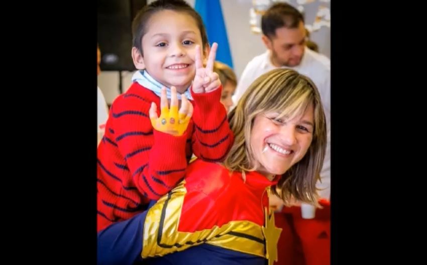 La Capitana Marvel criolla que ayuda a niños con cáncer necesita medicación para su propio tratamiento oncológico | Actualidad