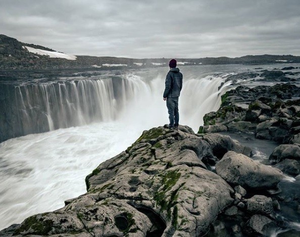 "Comportamientos estúpidos"; en Islandia se hartaron y escrachan a instagramers | Tecno
