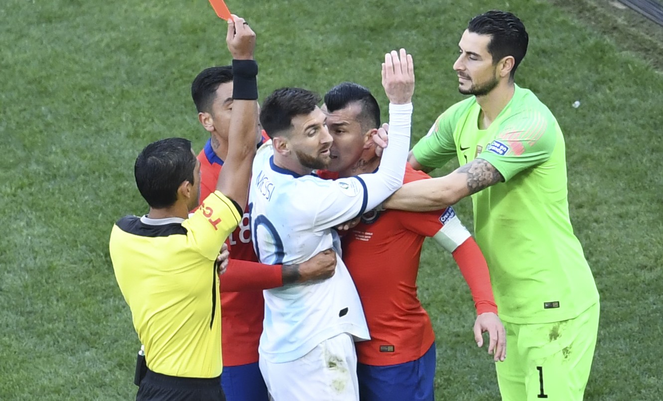 Video: así fue la expulsión de Messi en Argentina-Chile | Deportes