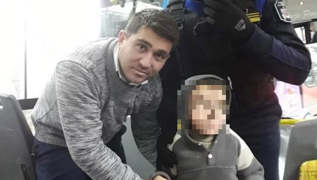 Bajó del colectivo hablando por celular y se olvidó al hijo arriba | Actualidad