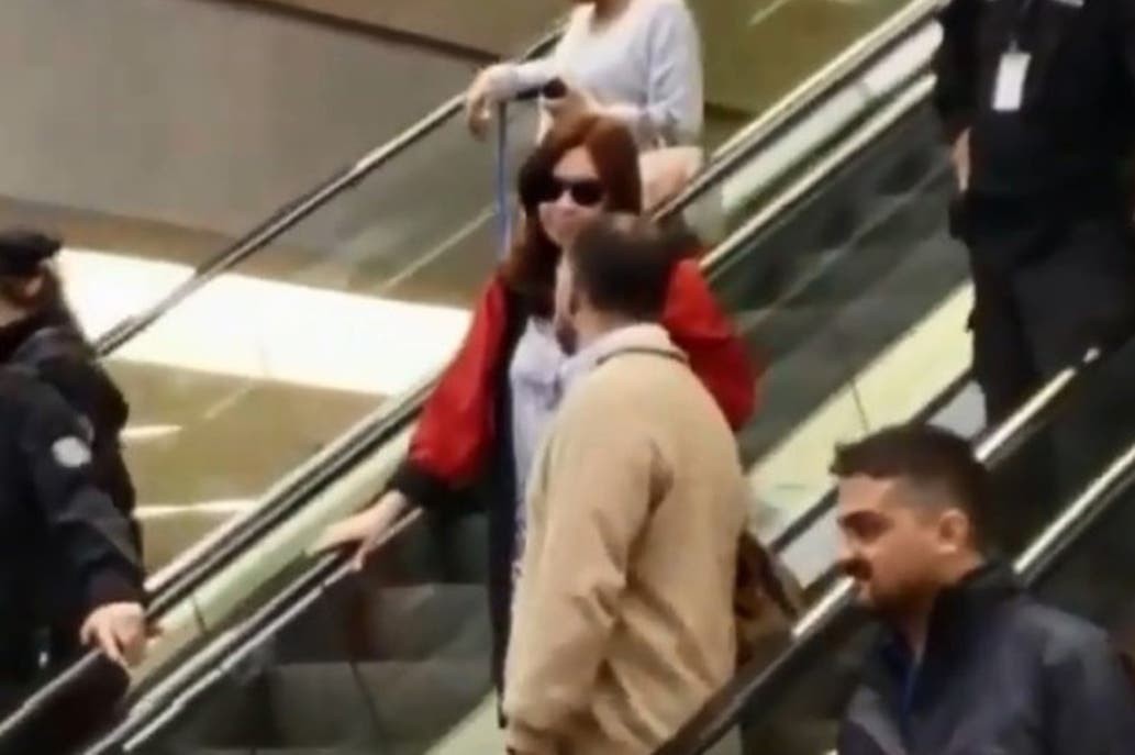 Regresó Cristina Fernández tras visitar a su hija en Cuba | Política