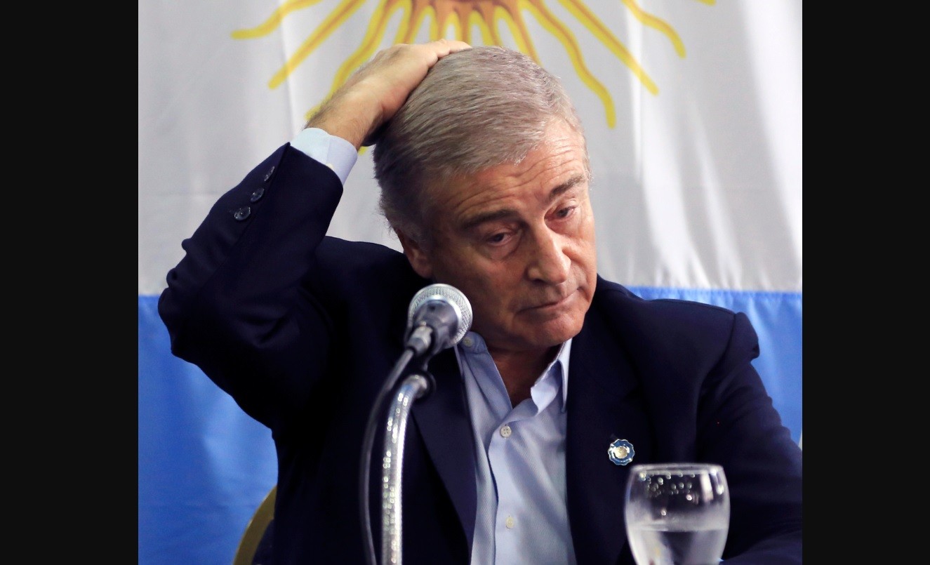 Tras sus polémicos dichos, Aguad expresó repudio "al levantamiento carapintada" | Política