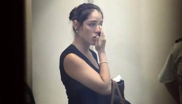 Una mujer desnudó, amordazó a su bebé y lo tiró vivo al fuego en un ritual satánico | Internacionales