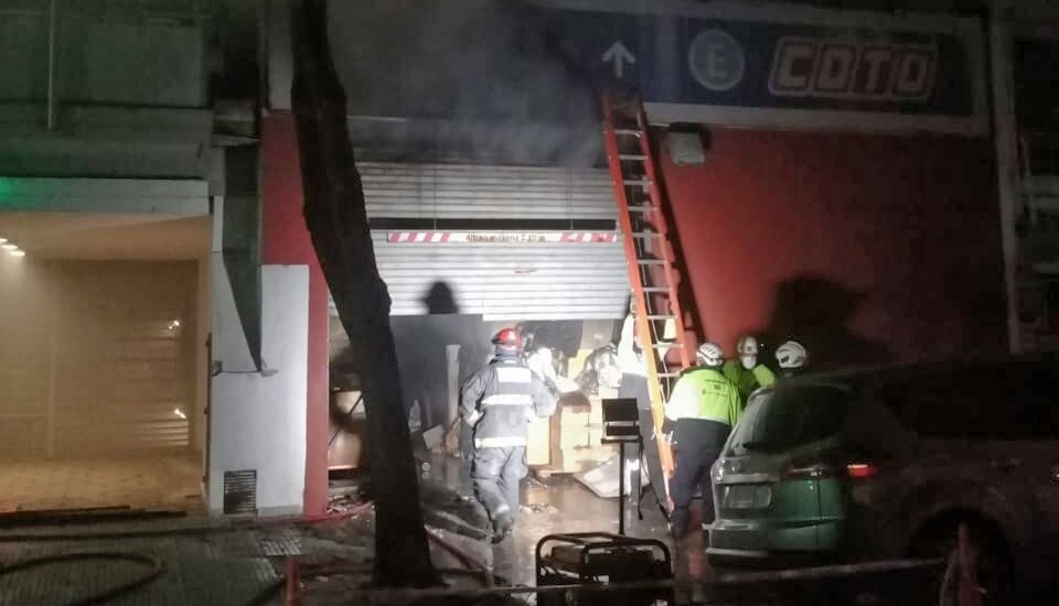 Se incendió el depósito de un supermercado Coto de Núñez | Actualidad