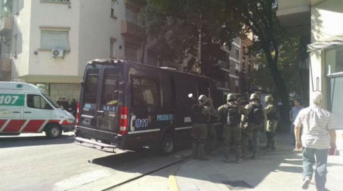 Detienen e internan a un hombre luego de amenazar de muerte a los vecinos, tras discutir con su novia | Actualidad