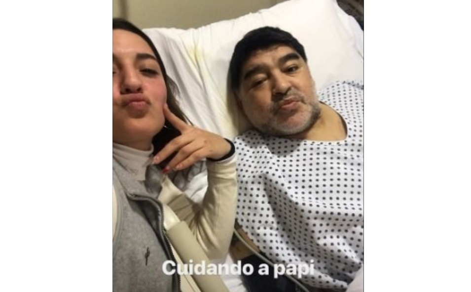 Jana Maradona fue a cuidar a Diego que se recupera tras la operación | Redes