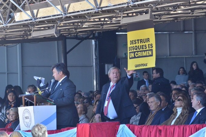 Greenpeace desplegó carteles en la inauguración de la Rural | Actualidad