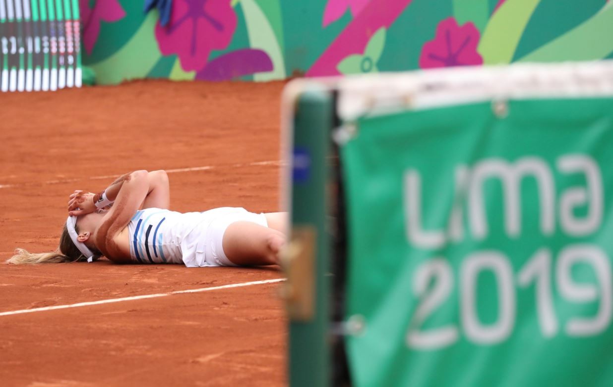Tras una tremenda remontada, Nadia Podoroska se llevó una medalla dorada en tenis | Deportes