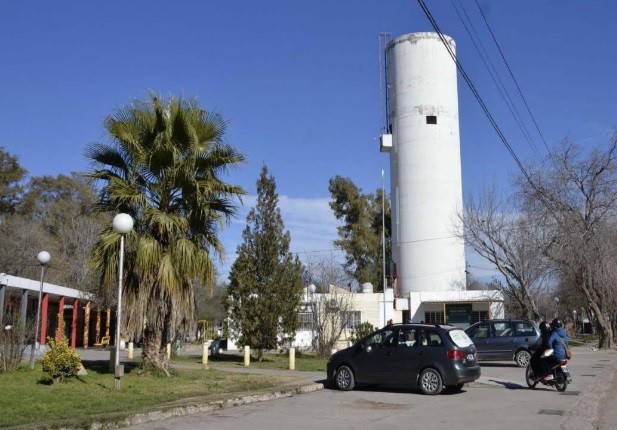 Dejó la puerta abierta y le robaron más de 25 mil dólares | Actualidad