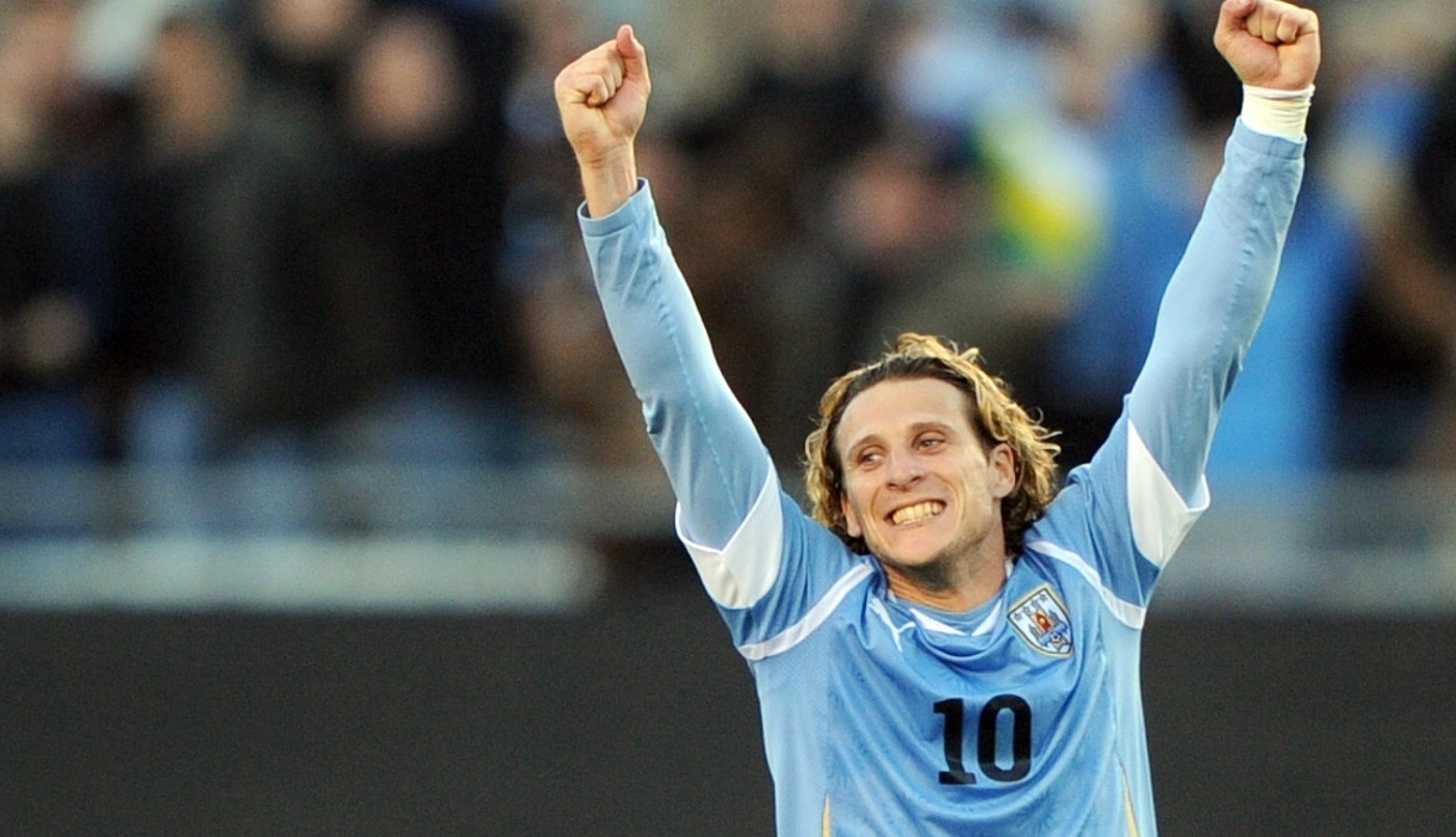 Un respiro para las redes de los arcos: se retiró Diego Forlán | Deportes