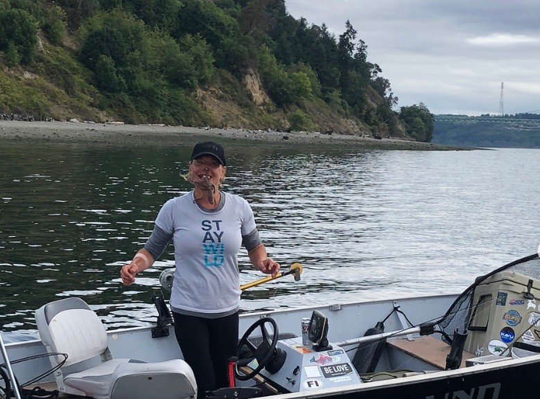 Pescadora se puso un pulpo en la cara para sacarse una foto y terminó con parálisis facial | Redes