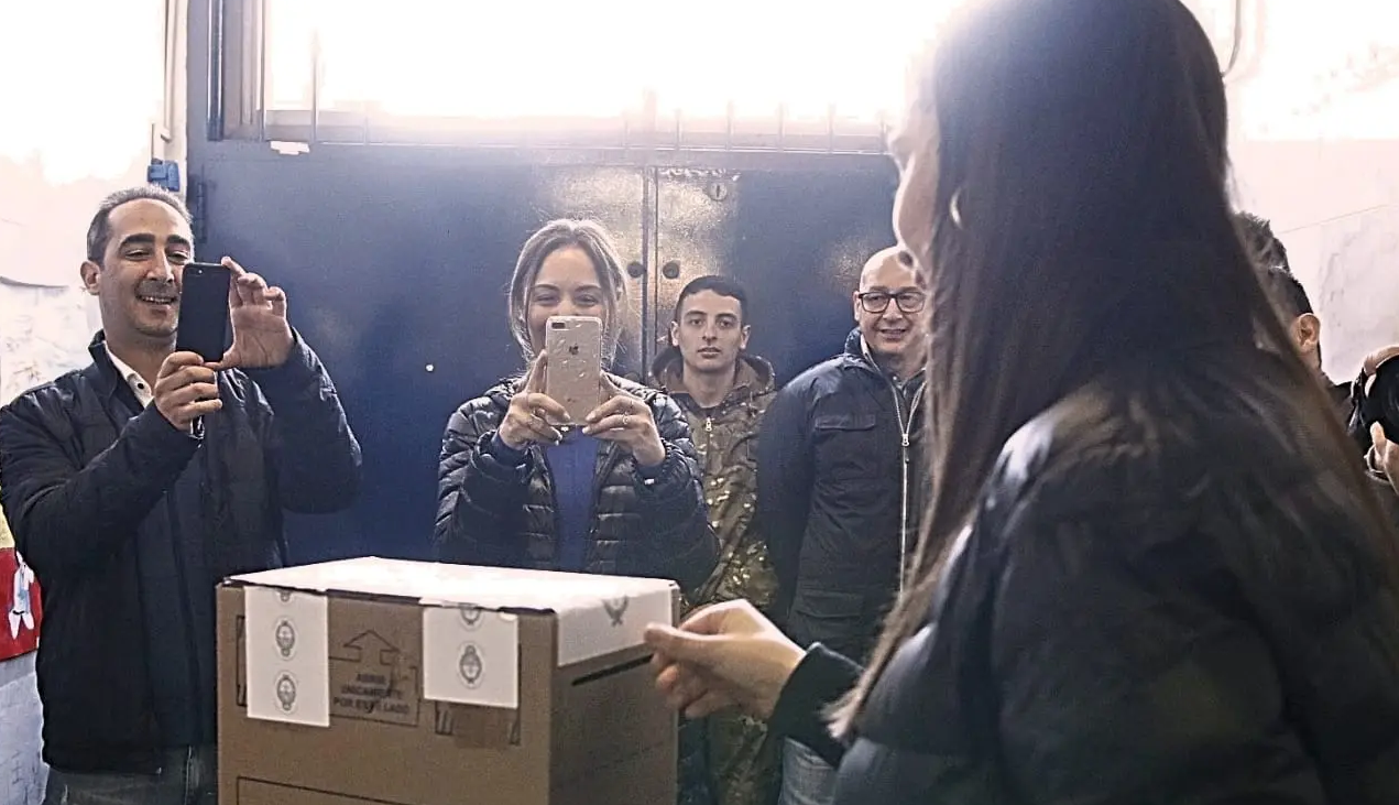 Vidal, emocionada al acompañar a votar a su hija por primera vez | Elecciones 2019