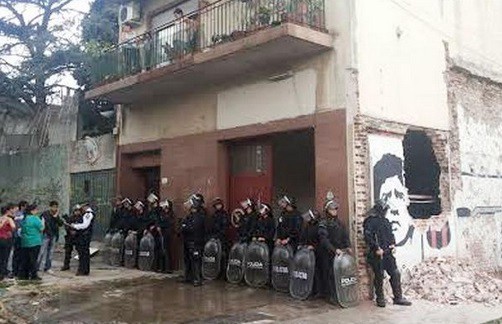 La Metropolitana empezó a demoler un edificio con la gente adentro en Villa Urquiza | Actualidad