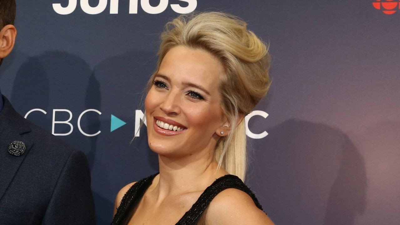 La serie de fotos hot de Luisana Lopilato "de entre casa": ropa interior calada y ruleros | Espectáculos