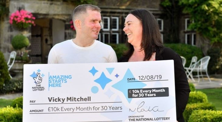 Golpe de suerte: su último dólar le permitió ganar más de 4 millones | Curiosidades