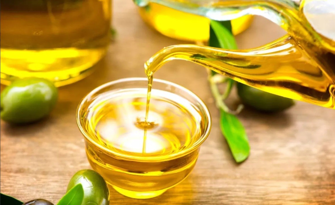 Aceite de oliva y una solución fisiológica fueron prohibidos por la Anmat | Actualidad