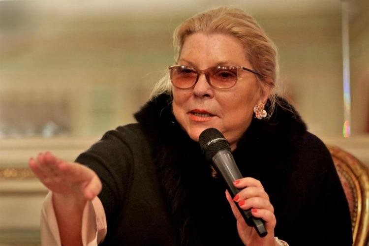 Carrió: "El objetivo del Gobierno es que no nos vuelvan a saquear con el dólar, como en 2001" | Política