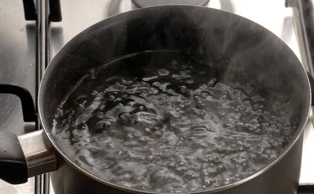 Tras discutir, un adolescente quemó con agua hirviendo a su mamá y a su hermana | Actualidad