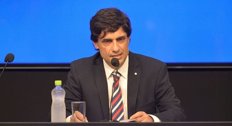 Lacunza: "Son medidas incómodas, no de un país normal, pero el barco tiene que llegar al muelle" | Política