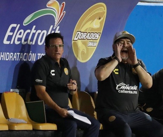 ¿Vuelve Maradona al fútbol argentino? Lo quiere un club de la Superliga | Deportes